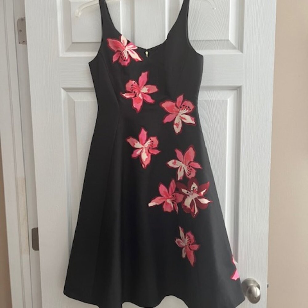 Kate spade Tiger Lily Applique Fit & Flare in Black Floral Dress  Size 0 NWT